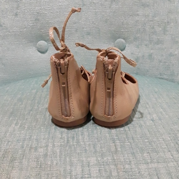 Shoes - Picture 4 of 4